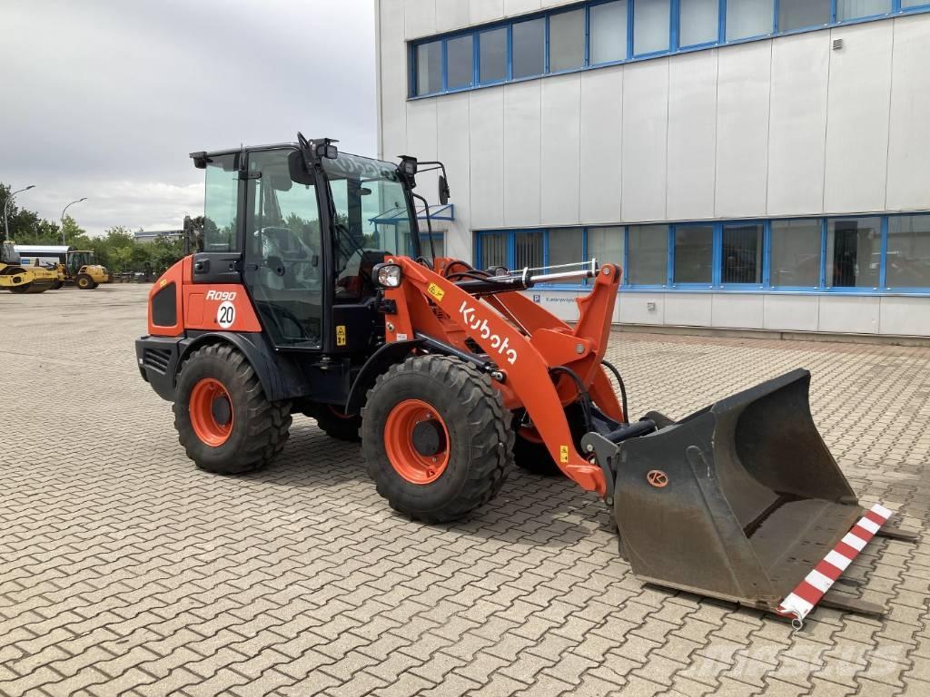 Kubota R 090 Krautuvai su šoniniu pasukimu