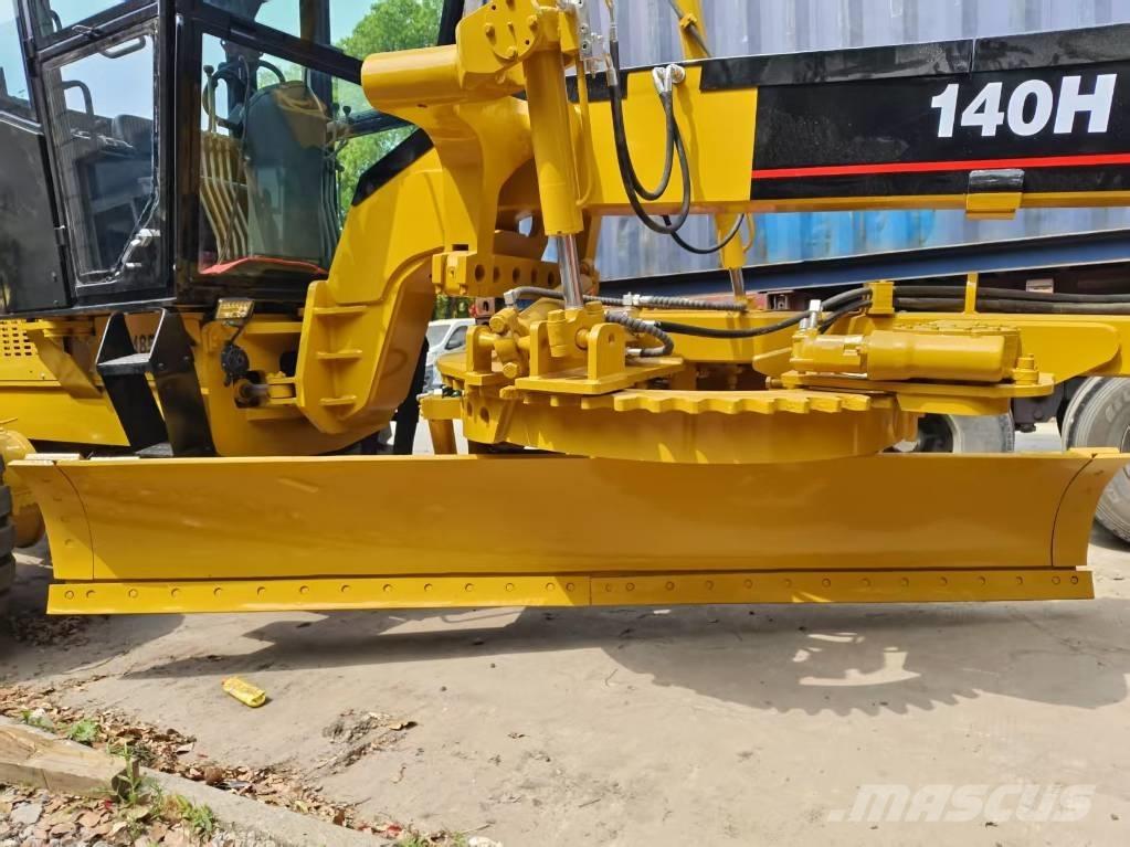 CAT 120 H Greideriai
