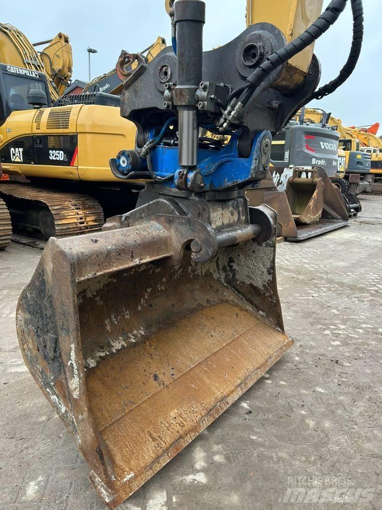 CAT M 318 F Ratiniai ekskavatoriai