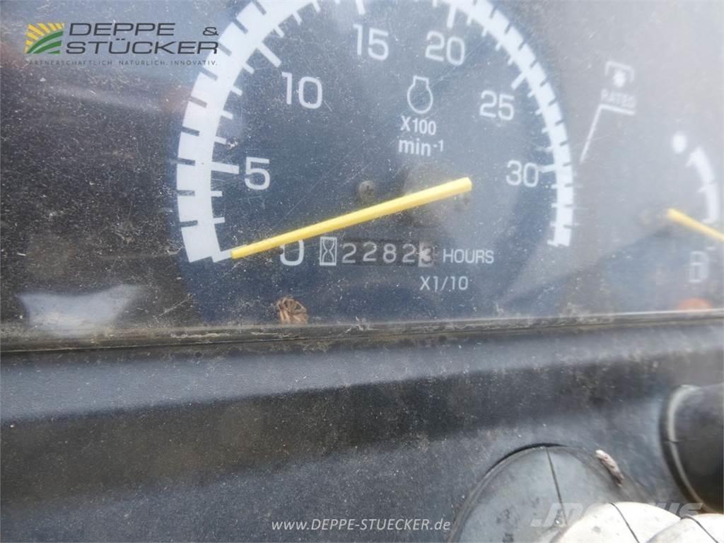 John Deere 2320 Naudoti kompaktiški traktoriai