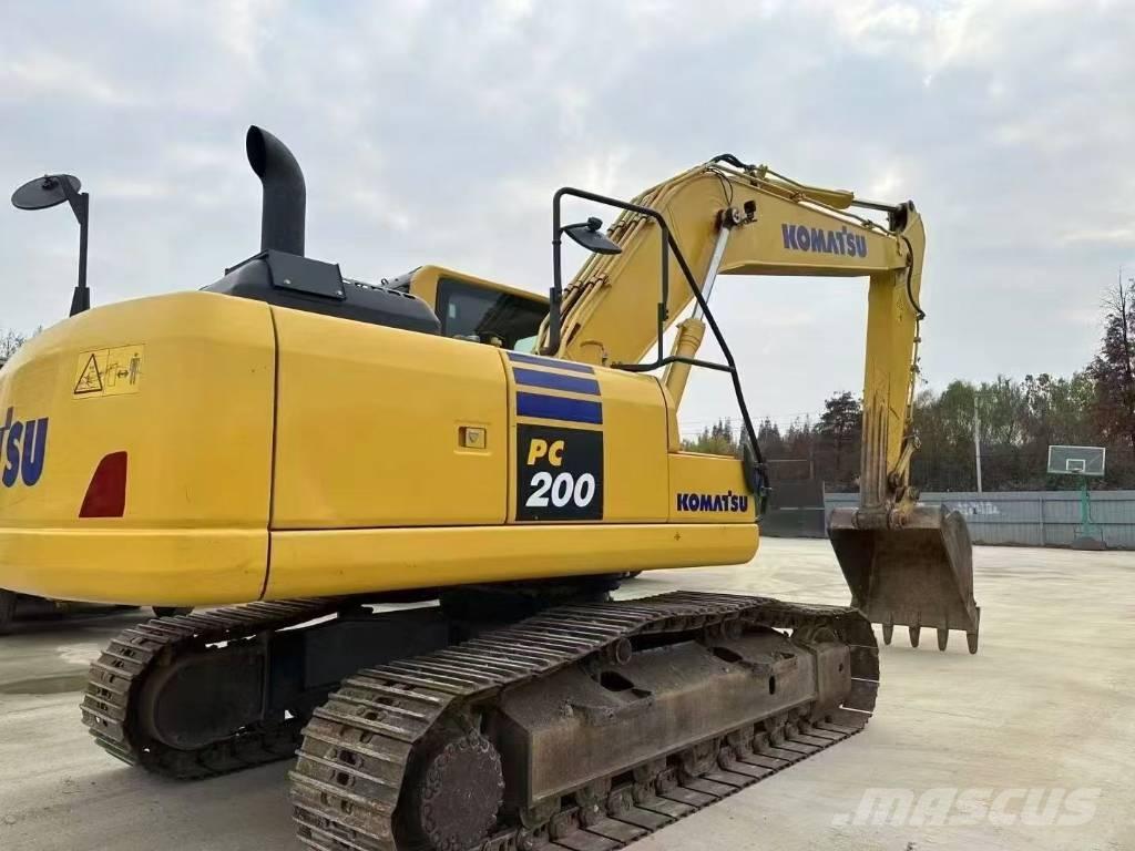 Komatsu PC 200 Vikšriniai ekskavatoriai