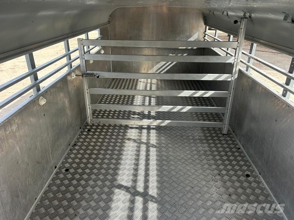 Ifor Williams TA 510 Gyvulių pervežimo priekabos