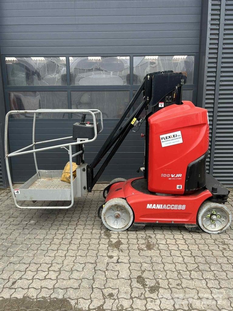 Manitou 100 VJR Vertikalūs stiebiniai keltuvai