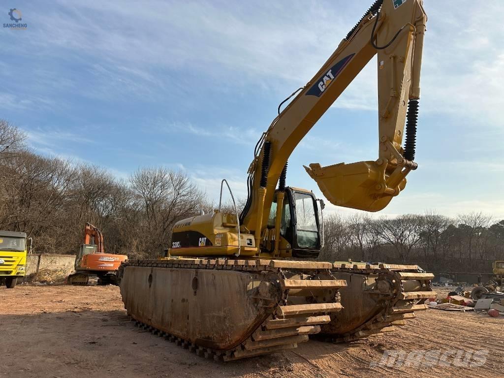 CAT 320 C L Amfibiniai ekskavatoriai