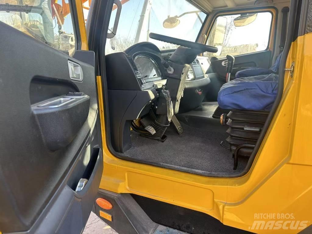 XCMG QY70KC Visureigiai kranai