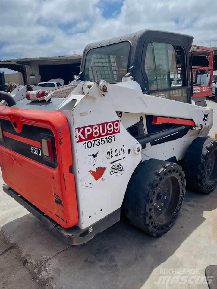 Bobcat S 550 Krautuvai su šoniniu pasukimu