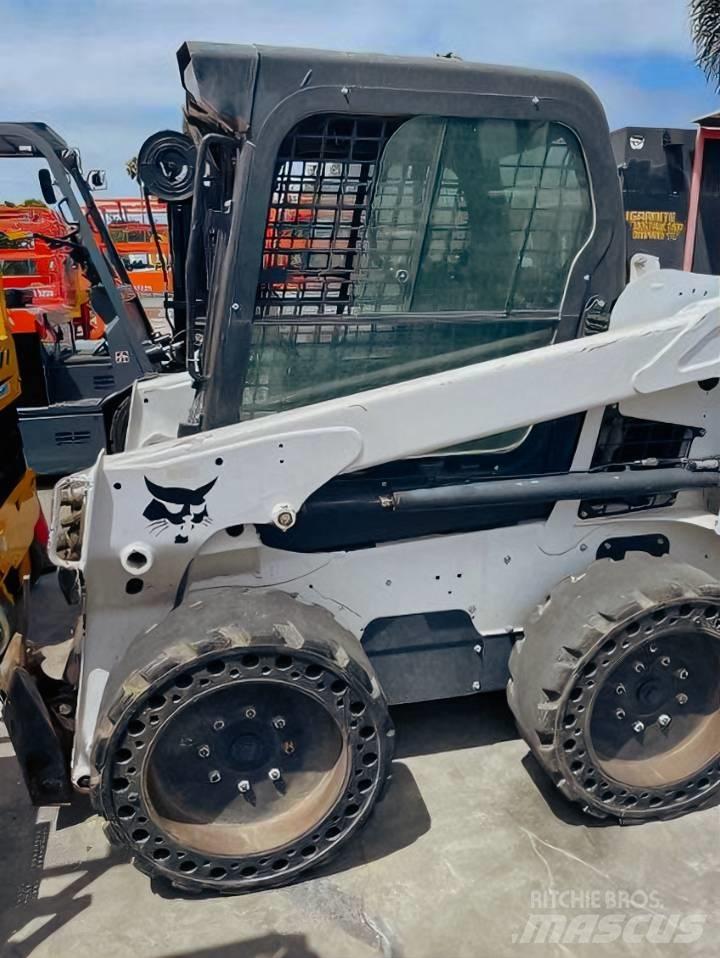 Bobcat S 550 Krautuvai su šoniniu pasukimu