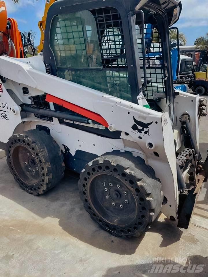 Bobcat S 550 Krautuvai su šoniniu pasukimu
