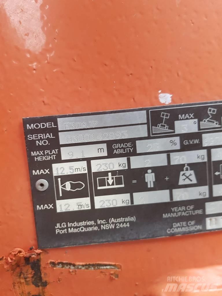 JLG E300 AJP Alkūniniai keltuvai