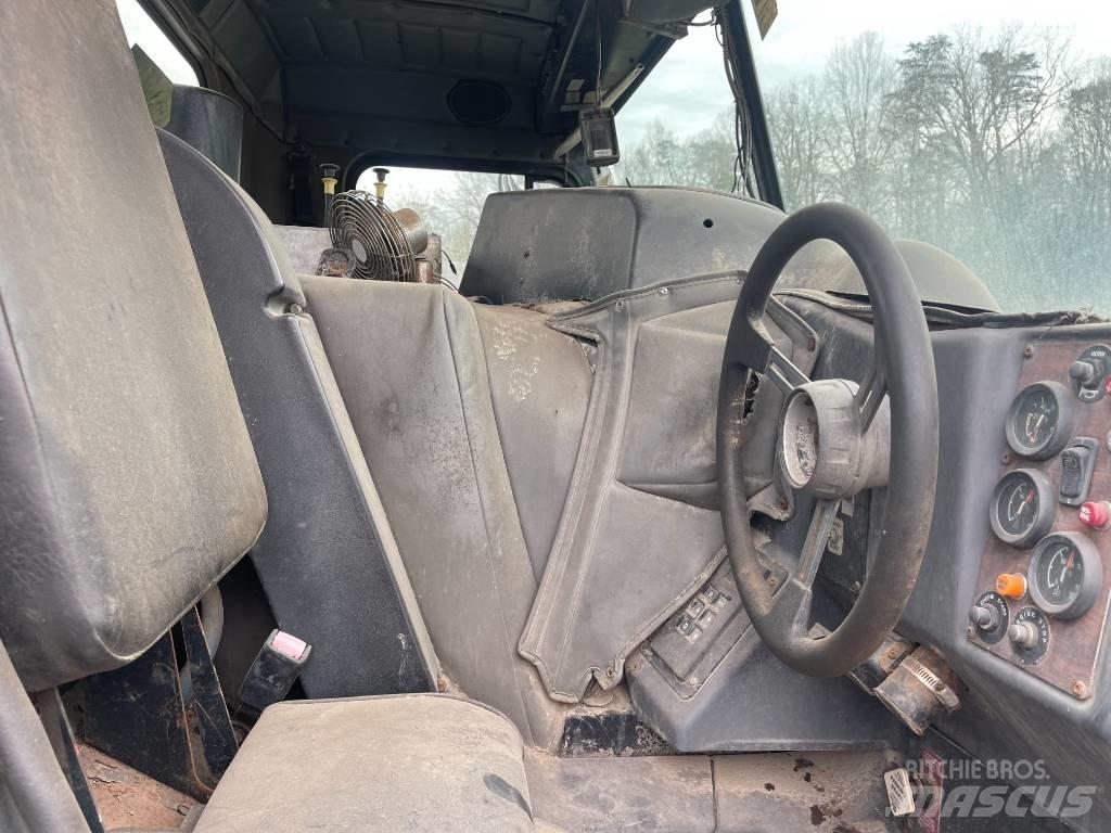 Peterbilt 320 Važiuoklė su kabina