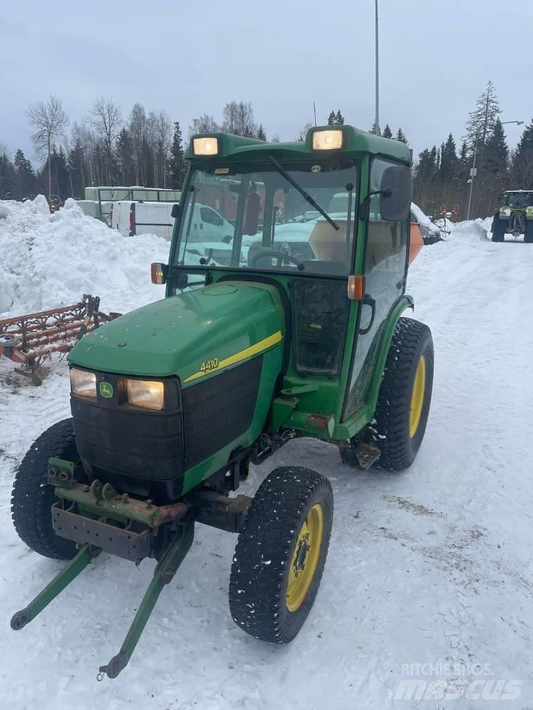 John Deere 4410 Naudoti kompaktiški traktoriai