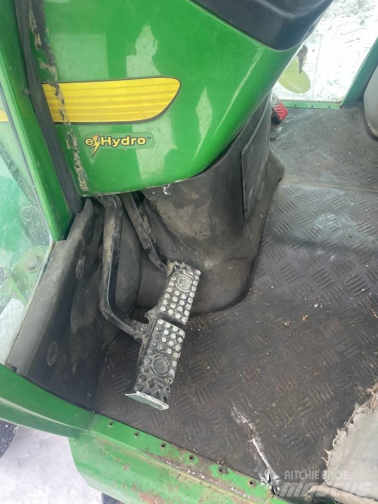 John Deere 4410 Naudoti kompaktiški traktoriai