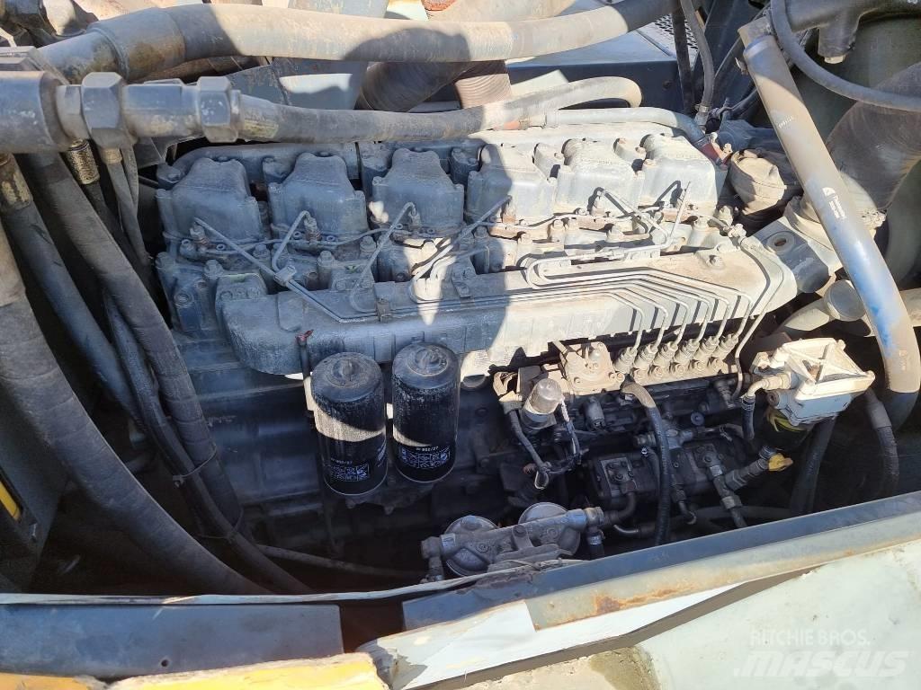 Liebherr 556 Naudoti ratiniai krautuvai