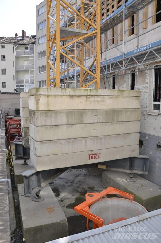 Liebherr 110 EC-B 6 Bokštiniai kranai
