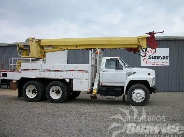 Altec D2050TR Ant vilkikų montuojamos kėlimo platformos