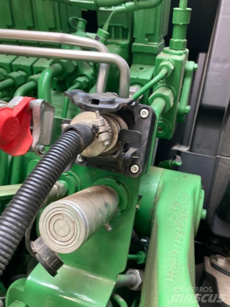 John Deere V416R Ritinių presai