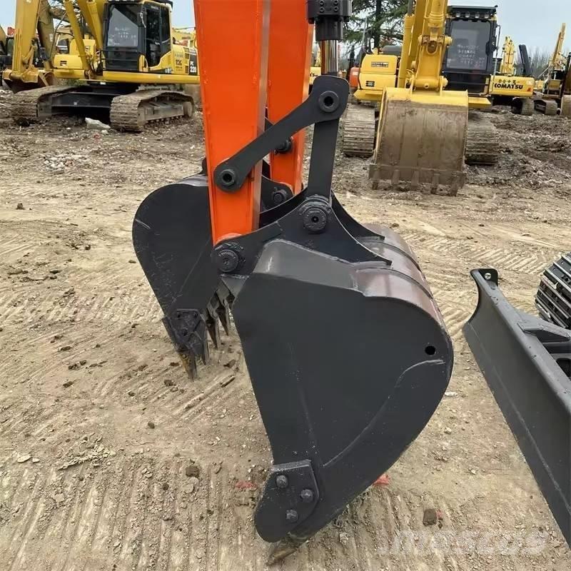 Doosan DX 80 Vidutinės galios ekskavatoriai 7-12 t