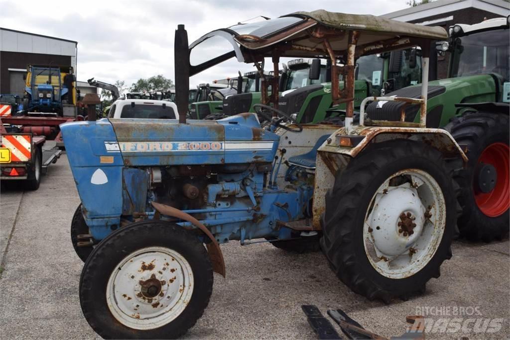 Ford 2000 Traktoriai