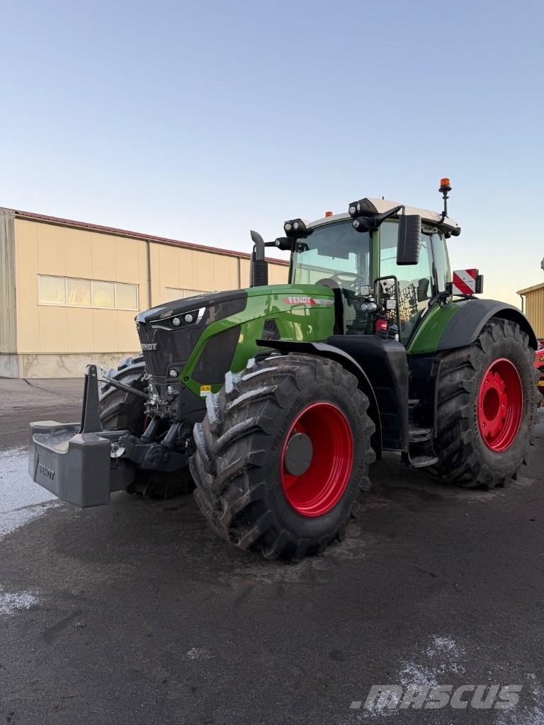 Fendt 933 Vario Traktoriai