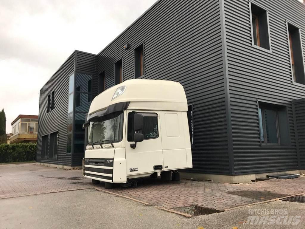DAF XF 105 Euro 5 Kabinos ir salonai