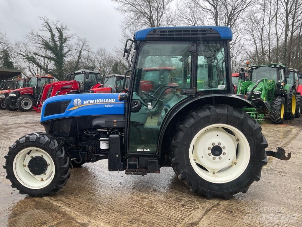 New Holland T 4.85 Traktoriai