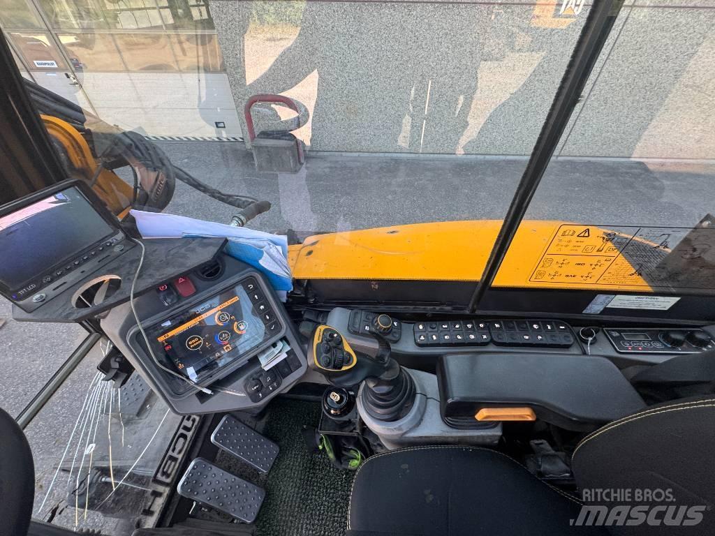JCB Hydradig Ratiniai ekskavatoriai