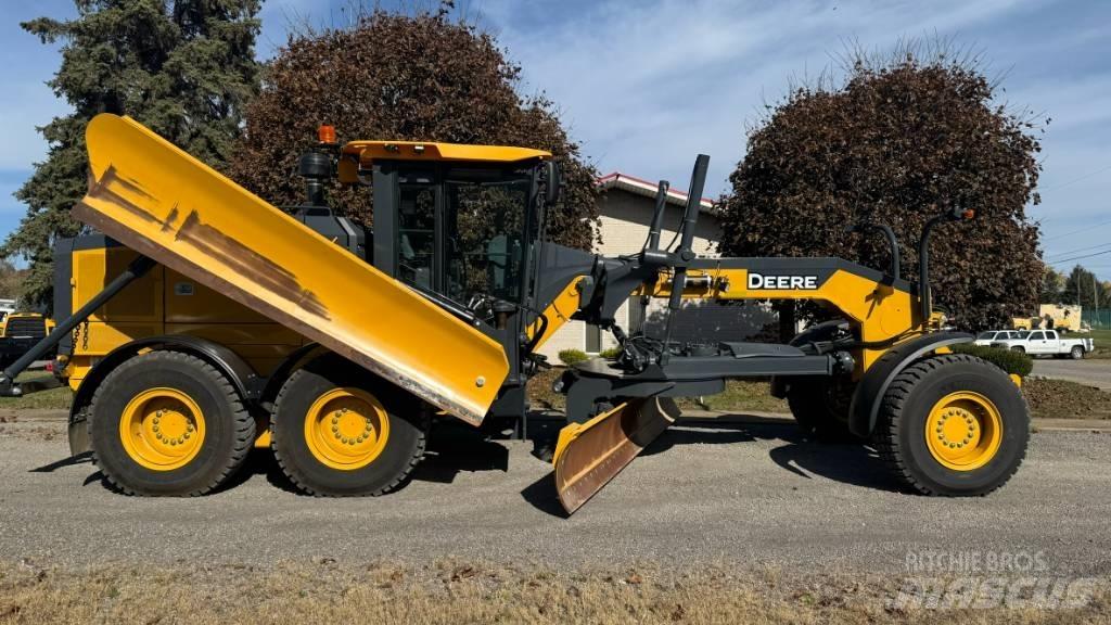 John Deere 872 GP Greideriai
