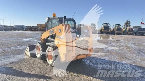 CASE SR200 Krautuvai su šoniniu pasukimu