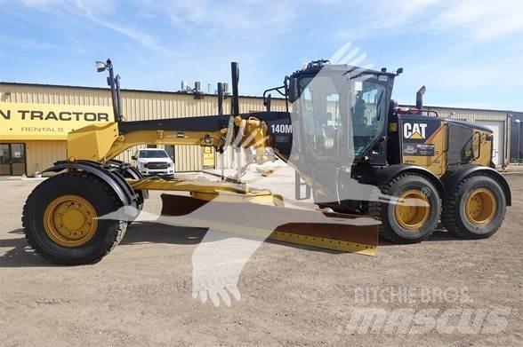 CAT 140 AWD Greideriai