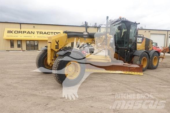 CAT 140M Greideriai