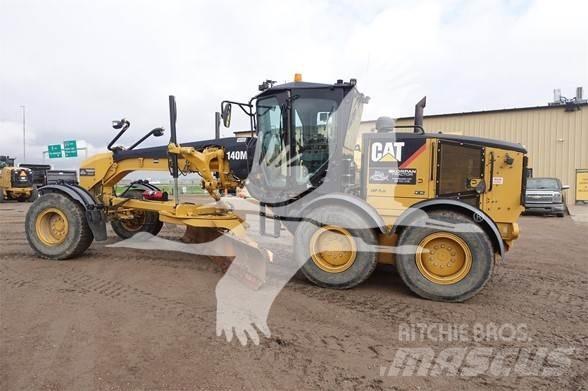 CAT 140M Greideriai