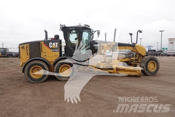 CAT 140M AWD Greideriai