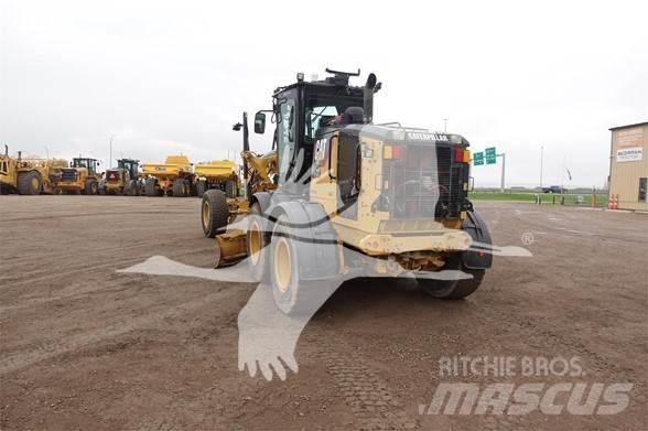 CAT 140M AWD Greideriai
