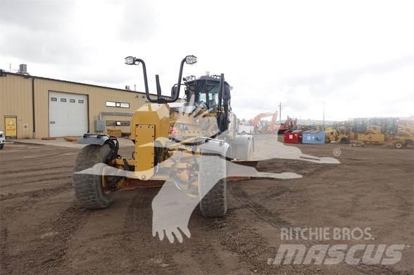CAT 140M AWD Greideriai