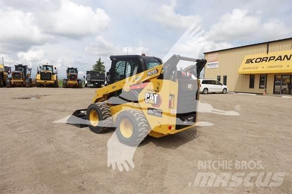 CAT 262D3 Krautuvai su šoniniu pasukimu