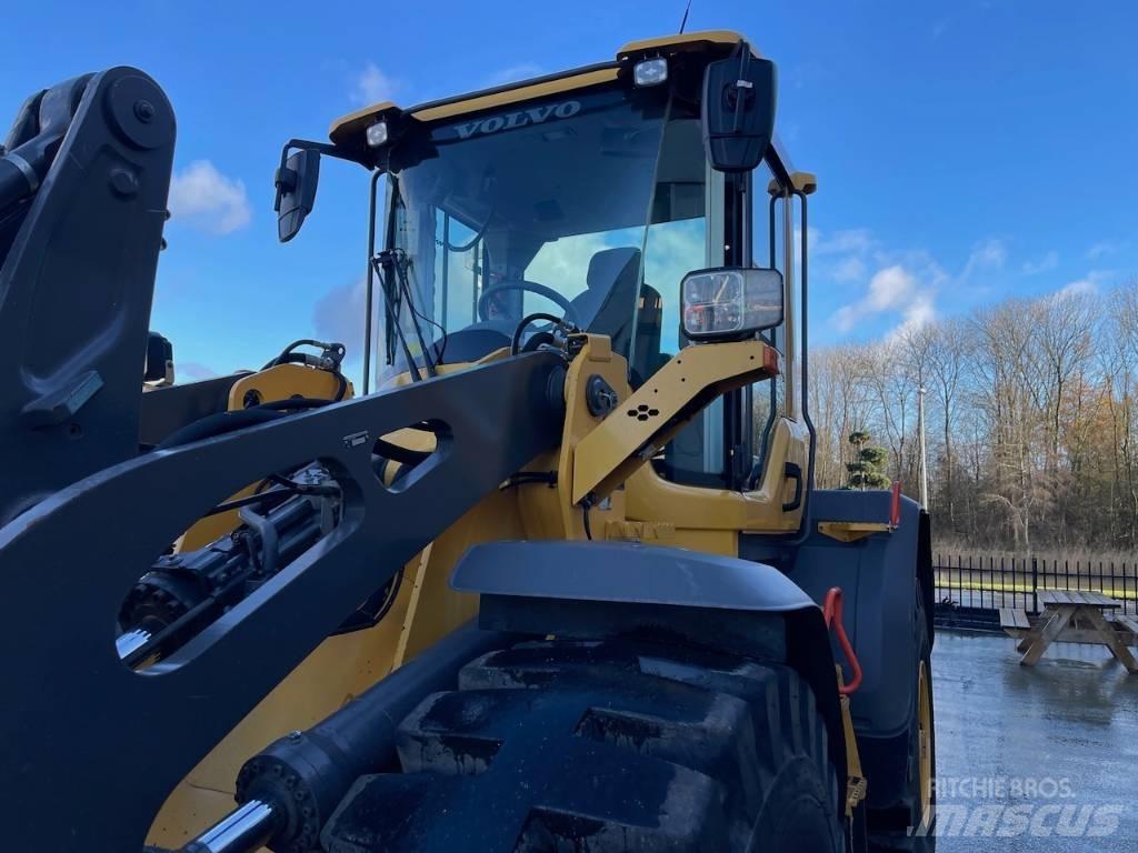 Volvo L 90 H Naudoti ratiniai krautuvai