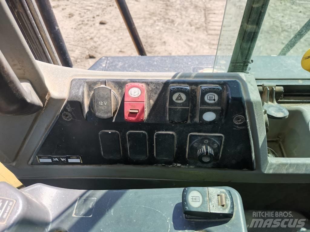 CAT 962 M Naudoti ratiniai krautuvai