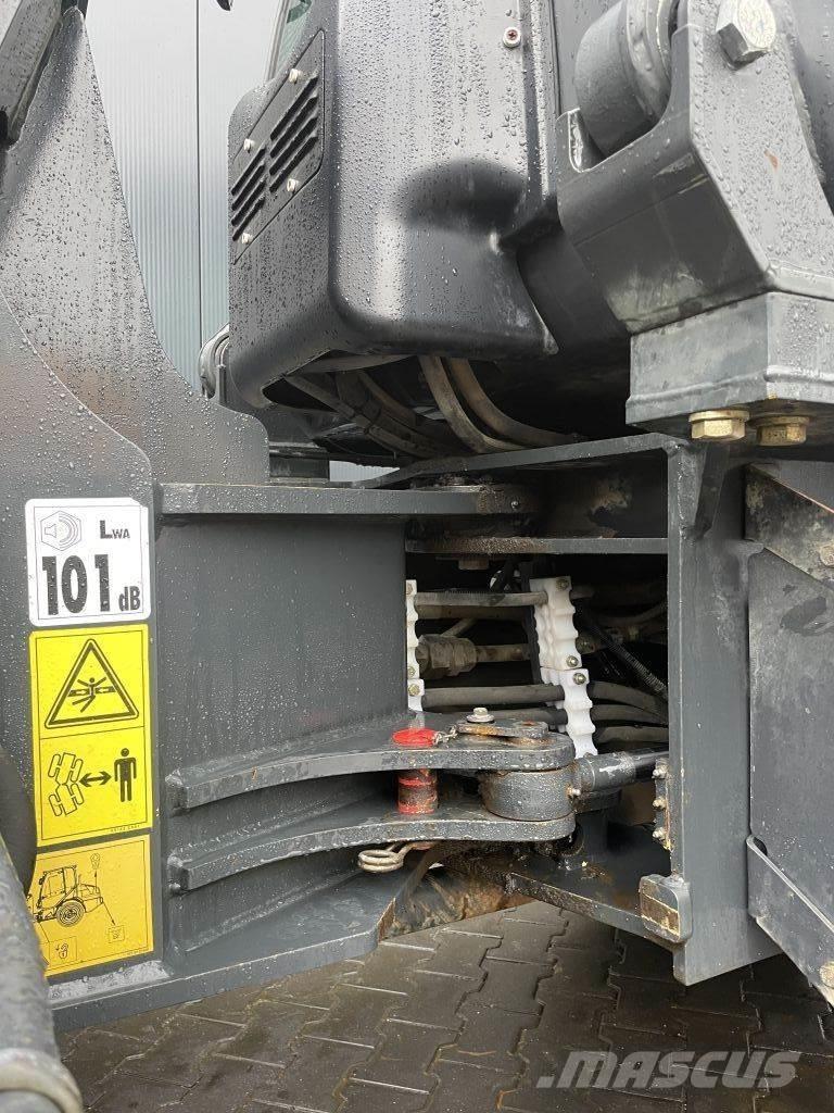 Komatsu WA80-6 Naudoti ratiniai krautuvai