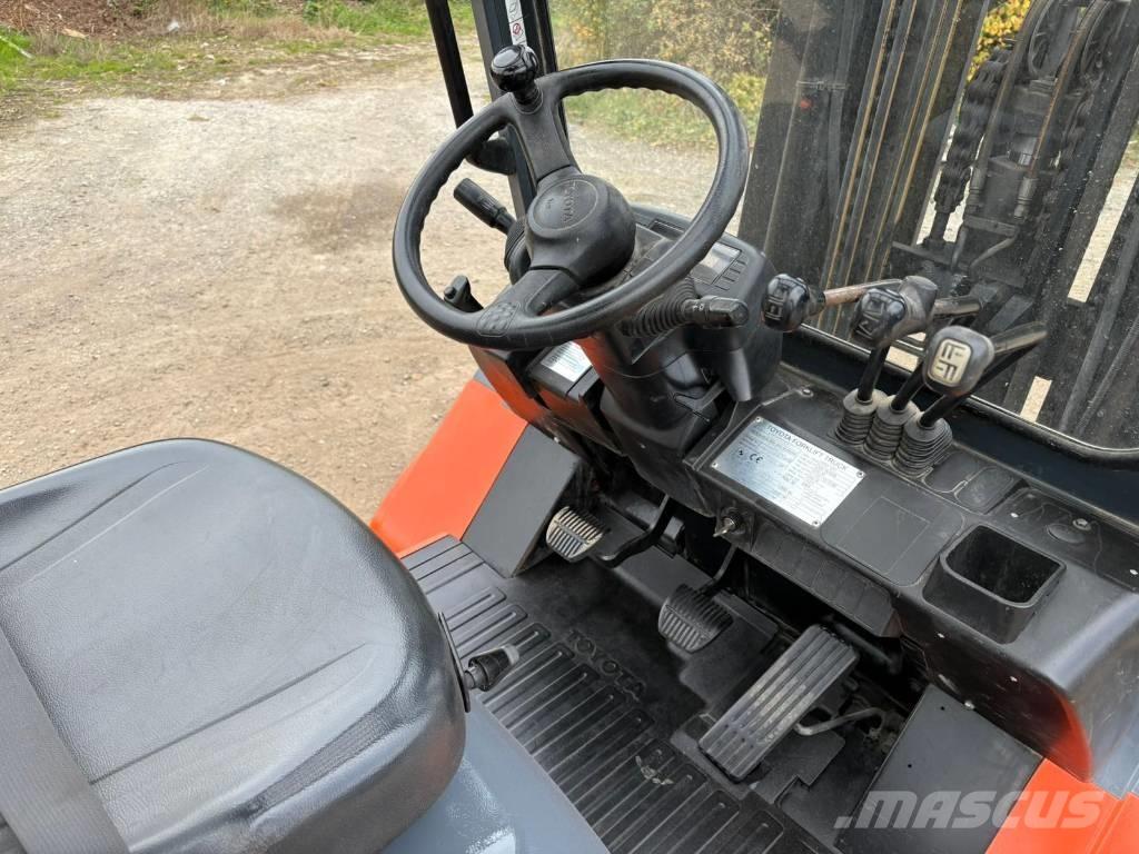 Toyota 7 FDA 50 Dyzeliniai krautuvai