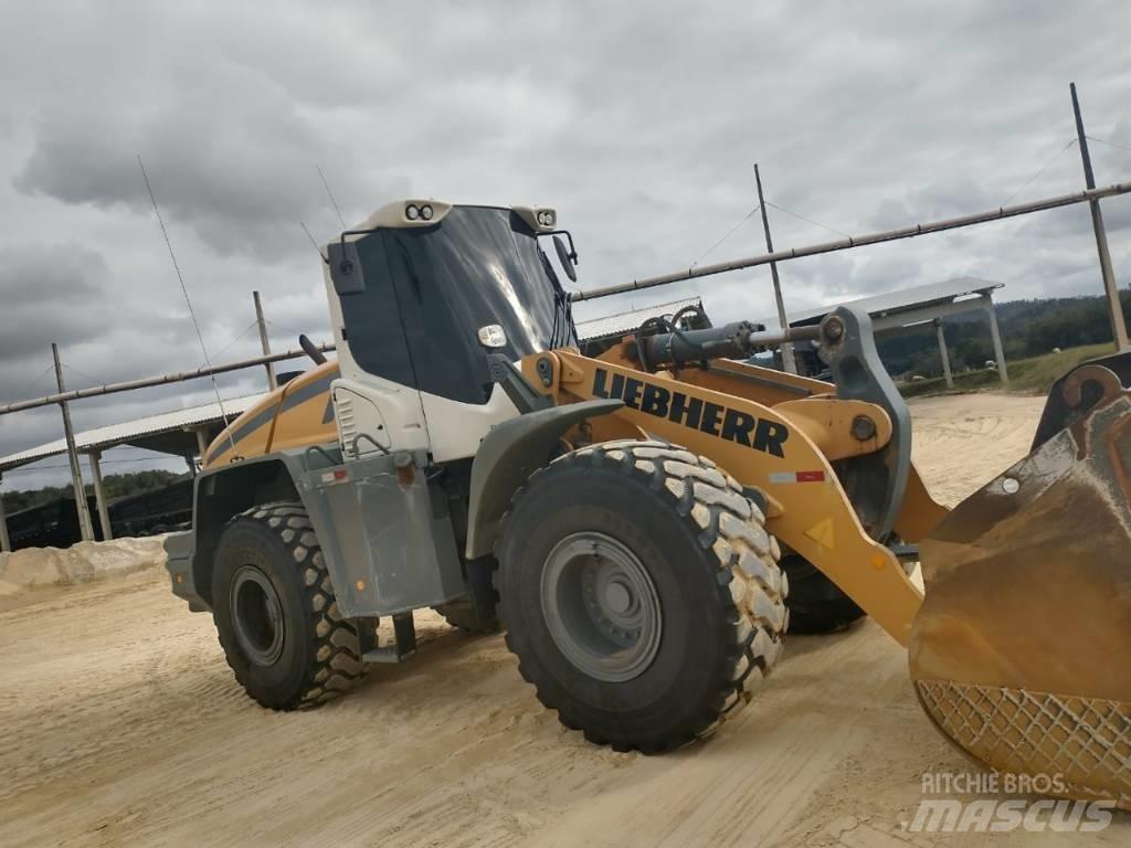 Liebherr L556 Naudoti ratiniai krautuvai