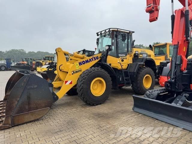 Komatsu WA 320 Naudoti ratiniai krautuvai