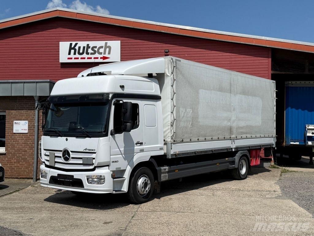 Mercedes-Benz 1530L Priekabos su tentu