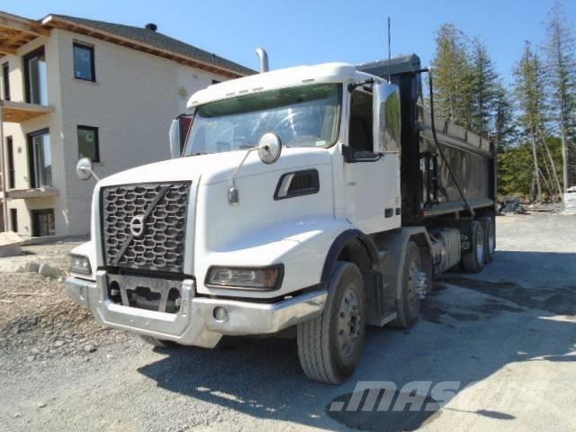 Volvo BM VHD Savivarčių priekabų vilkikai