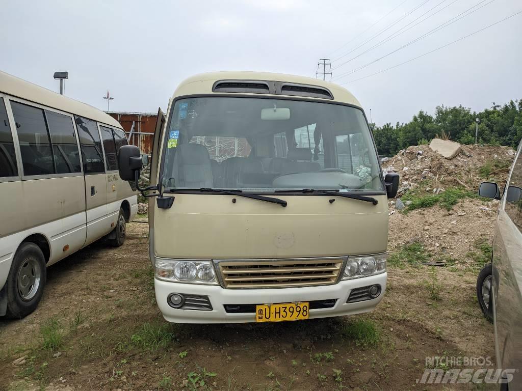 Toyota Coaster Tarpmiestiniai autobusai