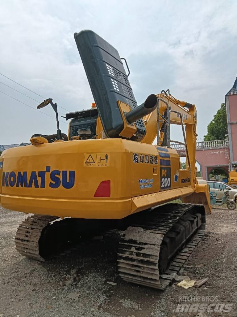 Komatsu PC 200-8 Vikšriniai ekskavatoriai
