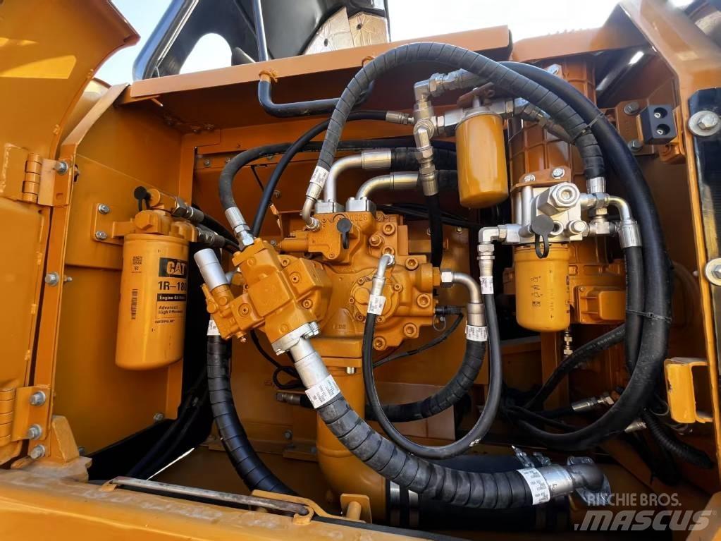 CAT CAT330D2 Vidutinės galios ekskavatoriai 7-12 t