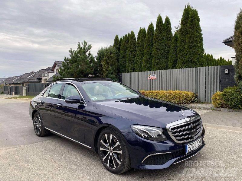 Mercedes-Benz E 300D Lengvieji automobiliai