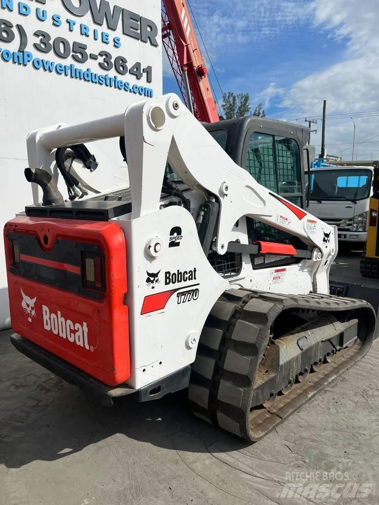 Bobcat t770 Krautuvai su šoniniu pasukimu