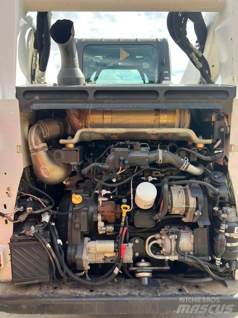Bobcat t770 Krautuvai su šoniniu pasukimu