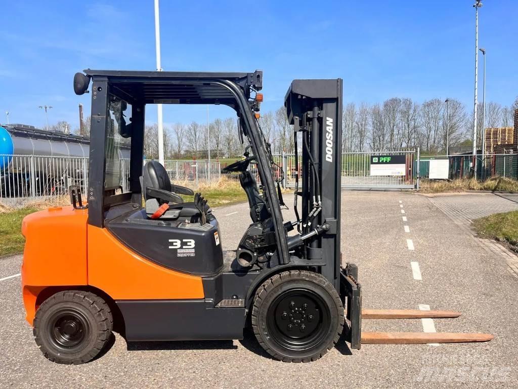Doosan D33S- 7 Dyzeliniai krautuvai
